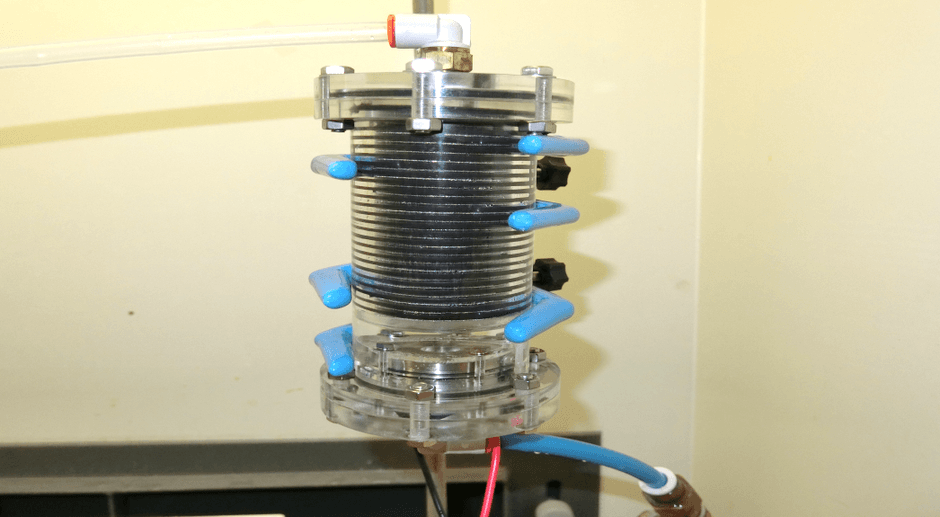 工学院大学研究成果の小型水電解装置