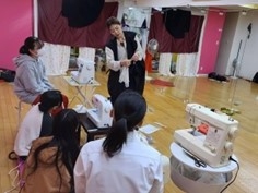 衣装制作の方法指導
