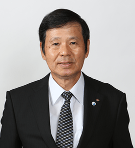 鈴木栄治氏