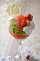ラムベースのカクテル 大人パフェ ストロベリー