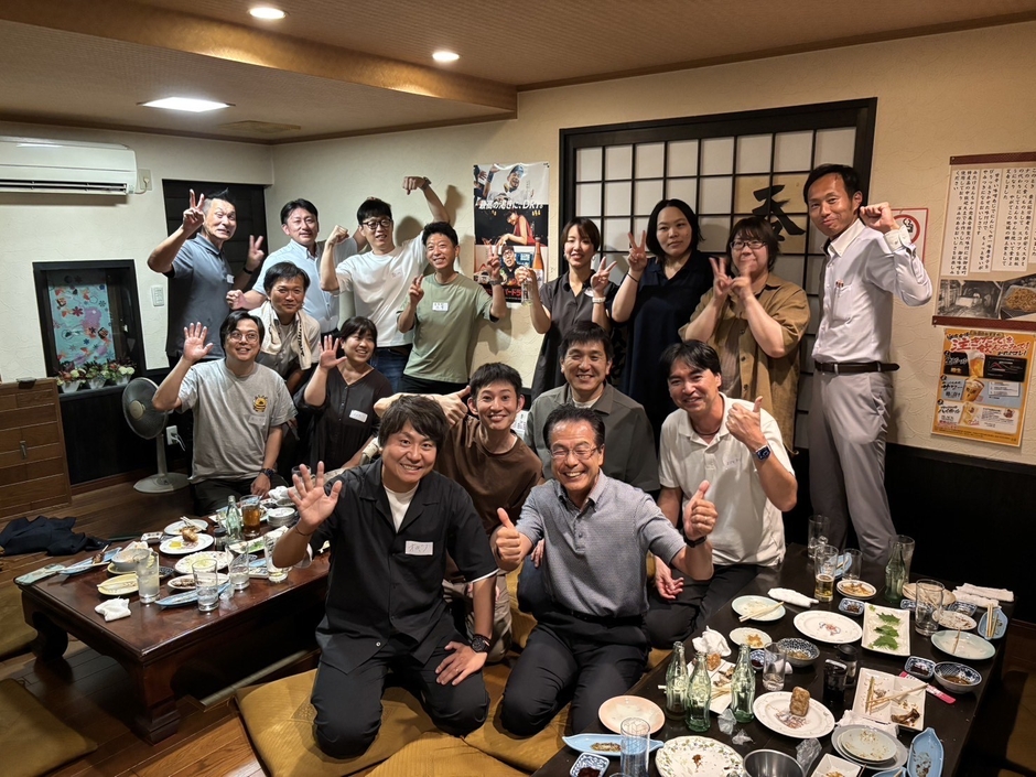 （渡辺町長、御嵩町議員、御嵩町役場の皆さん、御嵩町まちづくりで活躍されている皆さんにあたたかく迎えていただきキックオフ懇親会！）