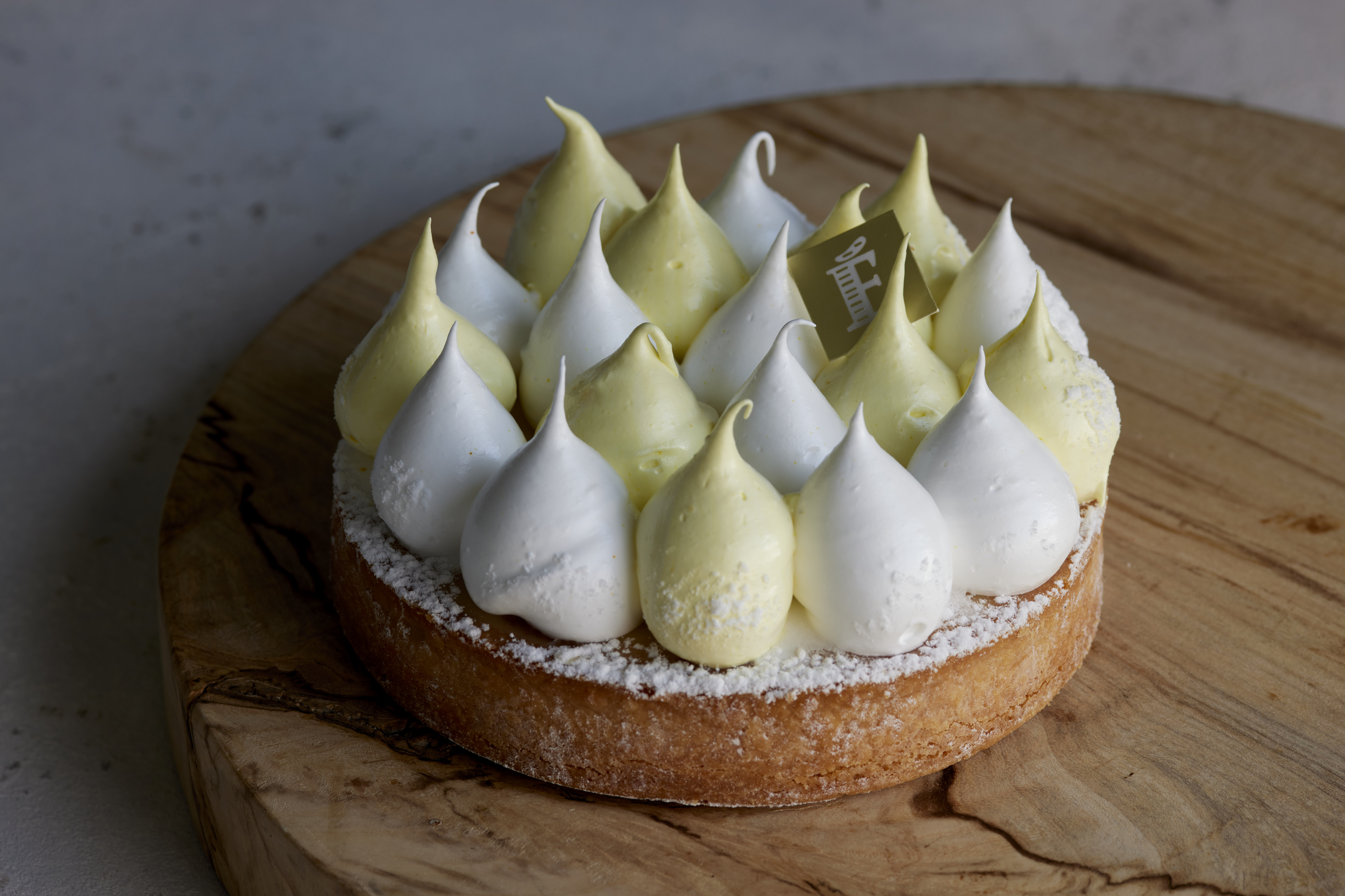 エシレ・メゾン デュ ブール <東京・丸の内>より爽やかなレモンの風味が初夏を彩る 期間限定の2つの味わい 「タルト・オ・シトロン」 「クレーム・ドゥ・シトロン・オ・ブール・クリュ」 2024年6月1日(土)~夏季限定販売