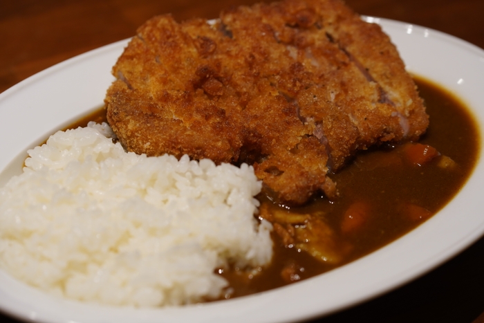 天然スパイスたっぷりの薬膳カレー。筆者は「二日酔い」に効果的なカレーにした