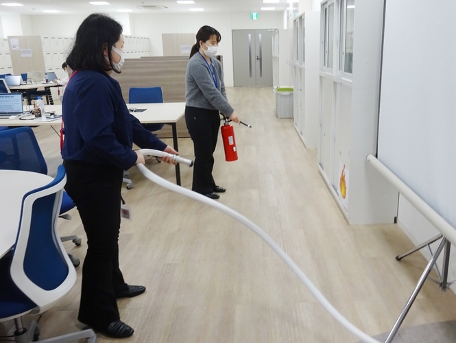 モバイルバッテリー火災想定、妊婦・新生児避難の消防訓練を医誠会国際総合病院で実施