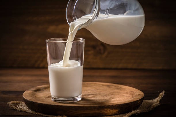 おしっこ我慢は無意味?飲む前の牛乳は都市伝説じゃなかった!医師が翌日スッキリ起きるために実践するリアルな裏技