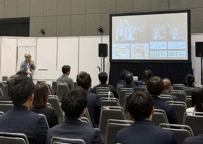 「CAS 2 KITの臨床応用」をテーマに実施したテーブルクリニック。CAS 2 KITおよびOneCAS 2 KITの臨床症例が多数紹介され、参加者は熱心に講演に耳を傾けました。
