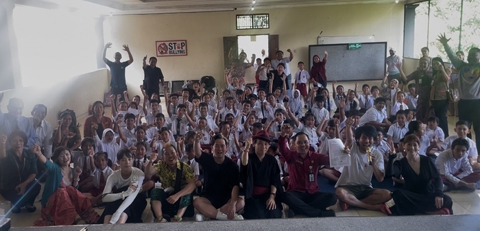 難聴学校での交流