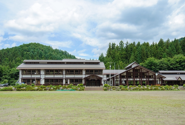 泊まれる学校　さる小