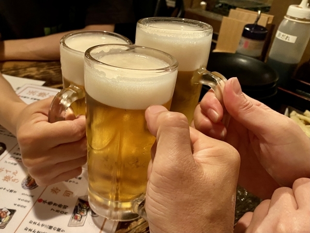 失われた飲みニケーション(イメージ)