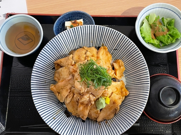 鳥わさ丼　