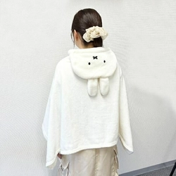 ミッフィーのヘッドレスト兼ブランケット。なんと4wayになる便利アイテム。