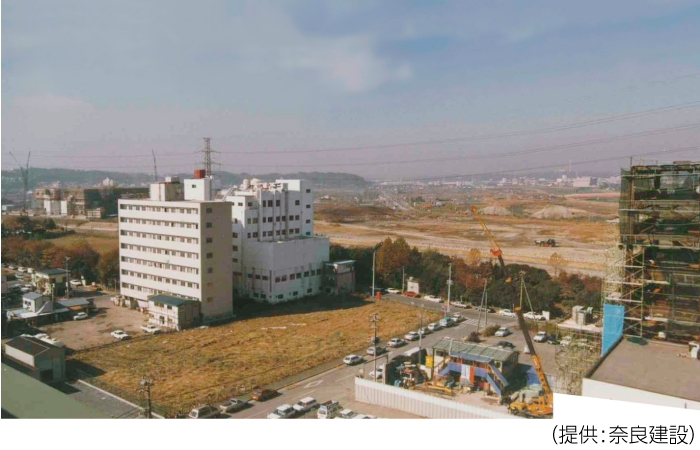 開業前の新横浜。空地の手前部分がラー博建設場所(提供:奈良建設)
