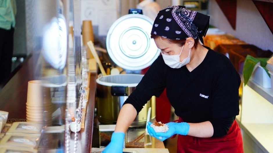 具が選べるアツアツおむすび