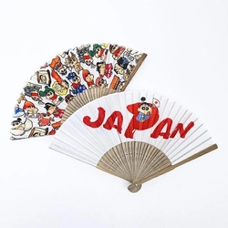 クレヨンしんちゃんの扇子とマグカップ。にぎやかなデザインがしんちゃんらしいアイテムを集めました。