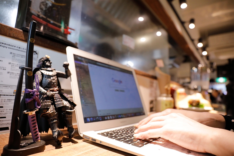 デスクに飾って愛刀にしてください