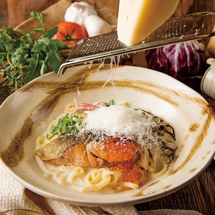 鮭とイクラのチーズカルボナーラ(1,190円)