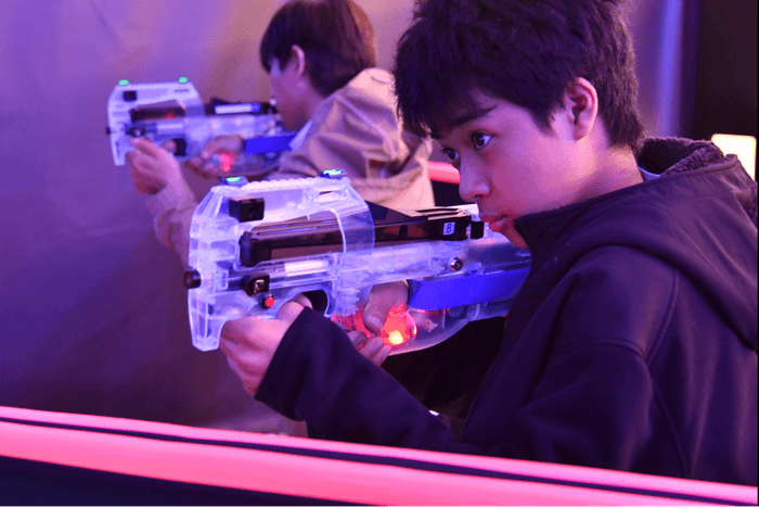 機能が詰まったリアルな光線銃!