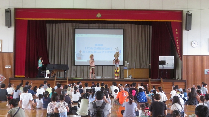 第一回フェスの様子　大西ライオン ステージショー