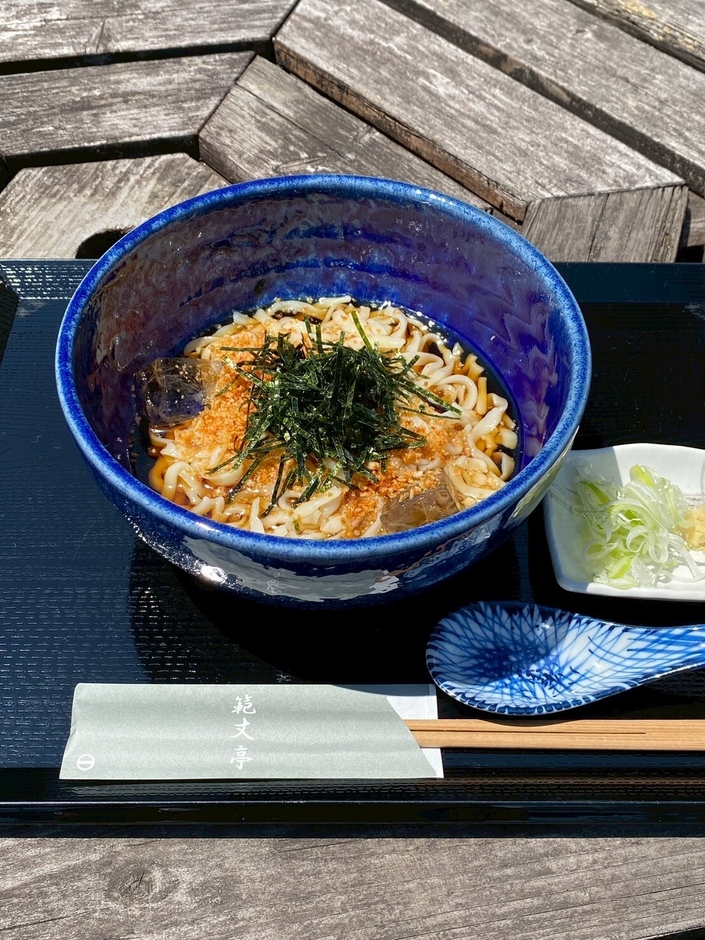 天かすならぬみりん揚げの粉をかけても美味