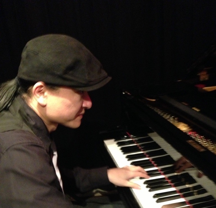 ジャズトリオ　Piano：小畑 智史