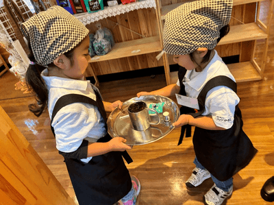 子ども職場体験/コメダ珈琲店泡瀬店(2)