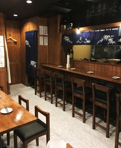 カウンター席