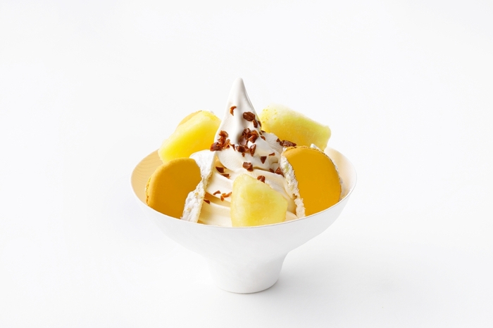 パイナップル&バニラのソフトクリーム イートイン935円/テイクアウト918円