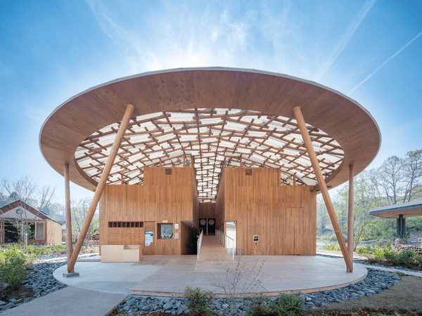 クアパーク長湯　建築家・坂茂デザイン