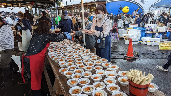 はらこめしお振舞いの様子2