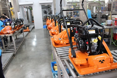 建設機械の製造・販売を行う三笠産業、 海外生産拠点の累計生産台数が10万台到達