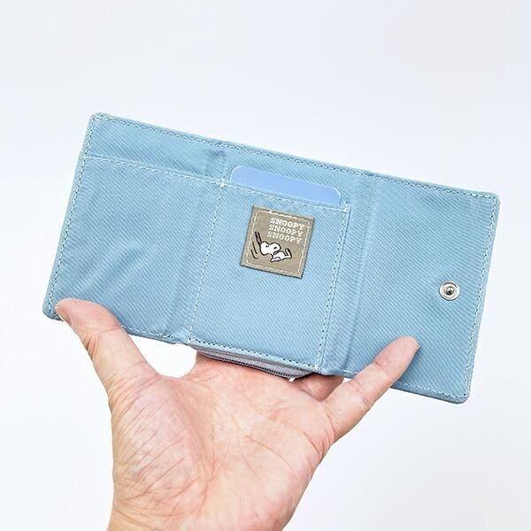 スヌーピーの大人っぽいコンパクトな財布