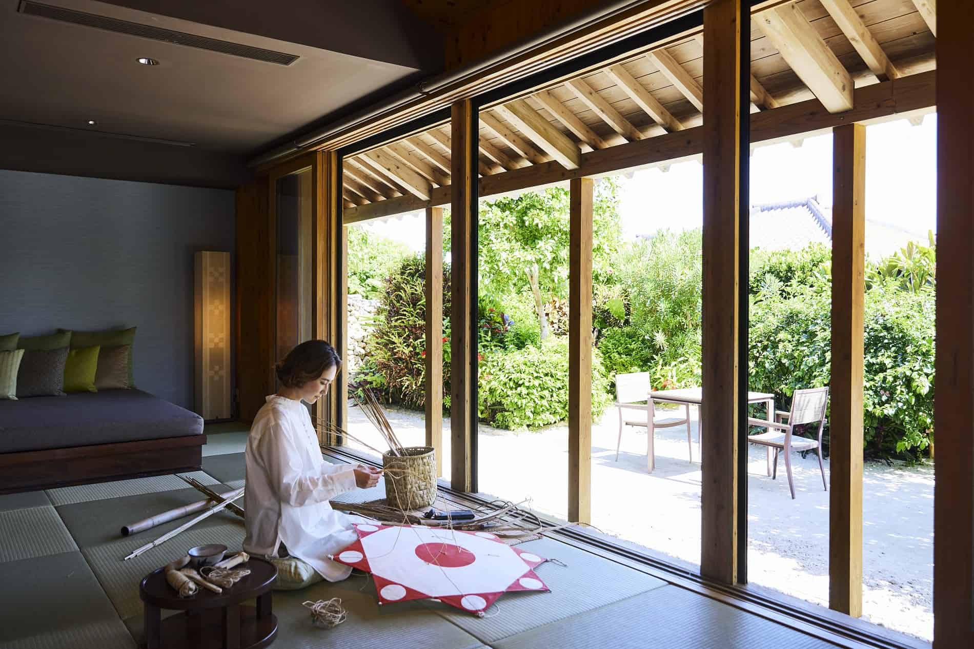 【星のや竹富島】八重山の伝統凧づくりや凧あげを楽しみリフレッシュする「脱デジタル滞在・竹富島 ～伝統凧づくり～」を今冬も実施｜期間：2023年1月24日～2月28日