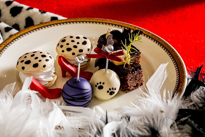 ミニスタンド2段目(悪女のハイヒールやトゥンカロンなど)