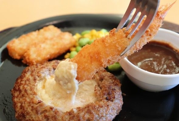 フォンデュ食べ(エビフライ)