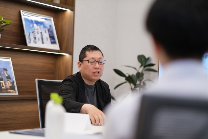 社長の藤本との対談セッション