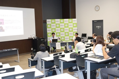 記者会見風景