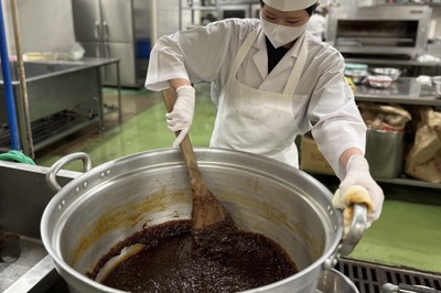 収穫した青南蛮は、仙台名物「牛たん焼き」に欠かせない自家製南蛮味噌づくりに活用