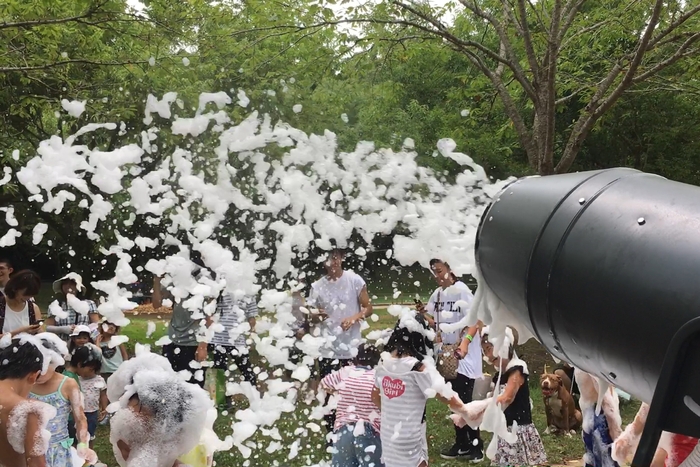 バブルバズーカで泡まみれに!