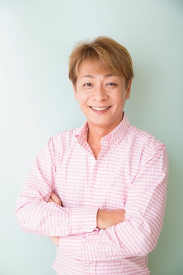 メイクアップアーティスト小椋ケンイチ(おぐねぇー)氏監修
