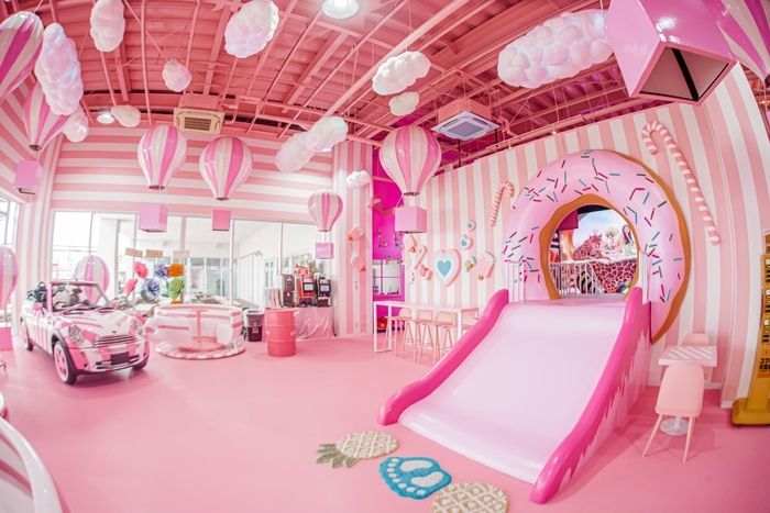 園内:The Pink Cafe