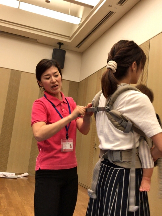 赤ちゃんを抱っこするだけでみんなが笑顔になるベビーダンスレッスン!