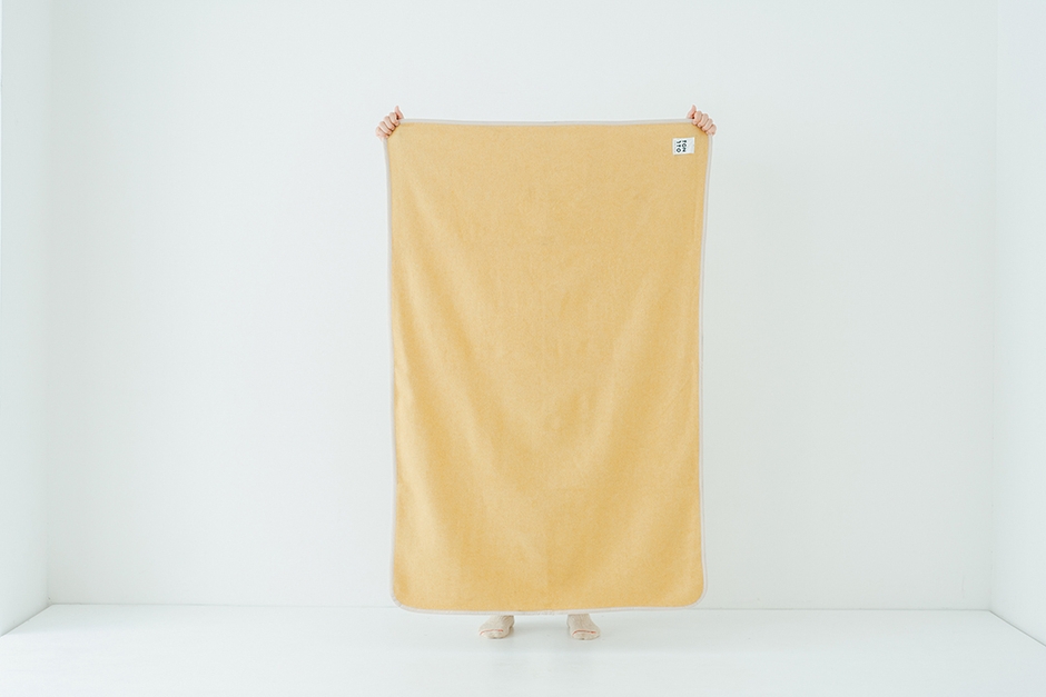 100×150 PIPING BLANKET 9,790円［MUSTARD × GREIGE］