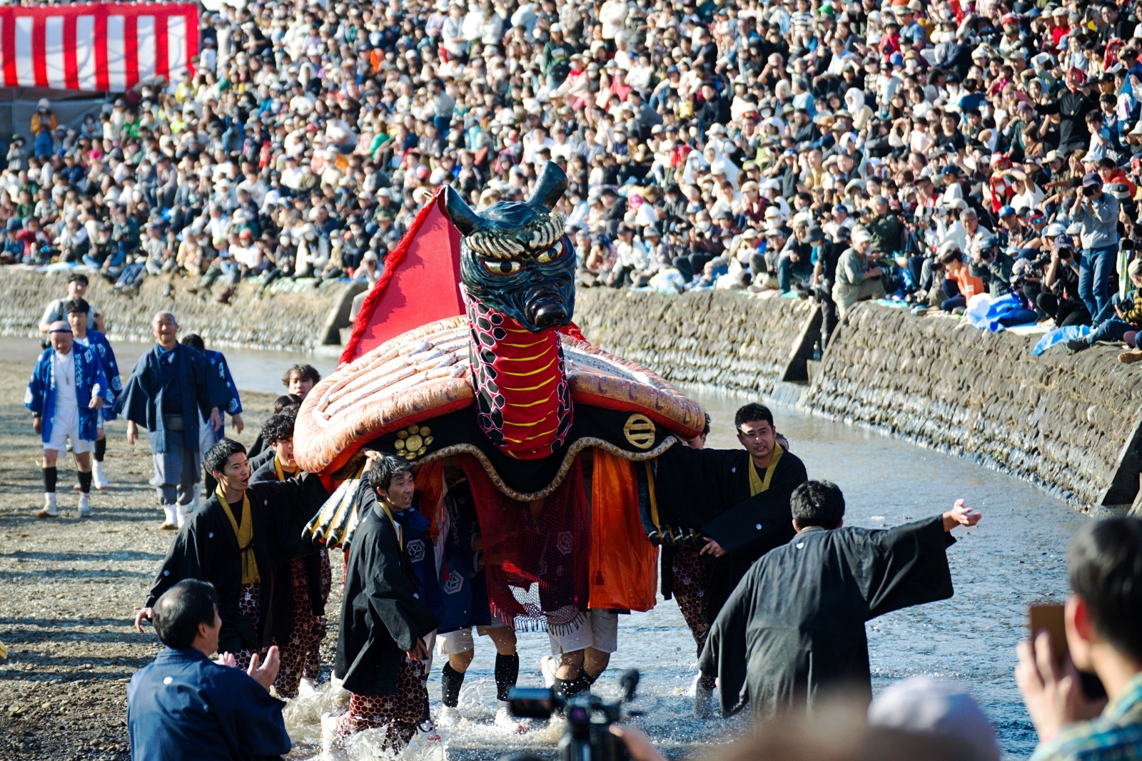 砥崎河原を躍動する「ガメ」