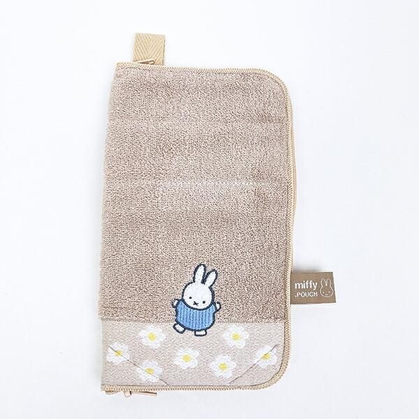 タオル生地でできているミッフィーのどっとポーチ
