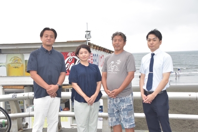 左:一般社団法人日本セキュリティ振興協会 松田 浩幸 代表理事 中(左)織田神奈川県議会議員 中(右)江の島海水浴場共同組合 栗原 義忠 理事長 右:株式会社アシストユウ 小幡 祐己 代表取締役社長