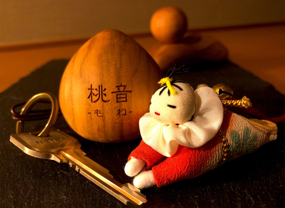 <桃音もね>ルームキー