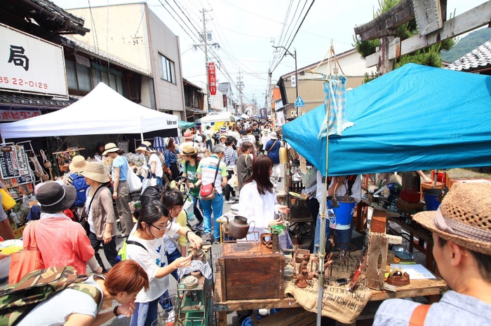 マーケットエリア商店街(城下町)