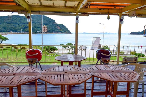 景色を一望できるテラス席