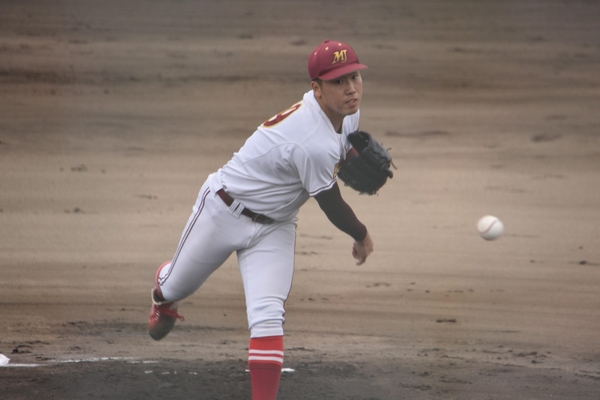 先発した天野京介投手（人間学部２年）