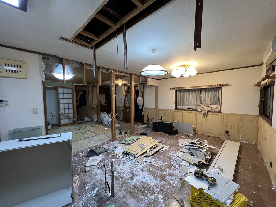 リノベーション前の空き家内部